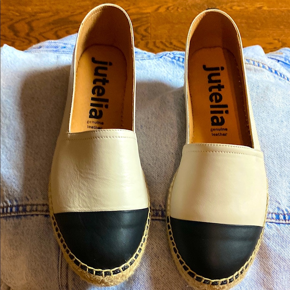 JUTELIA- iNWOT- its clear there BRAND NEW Black&Cream Espadrille Flats FREE GIFT